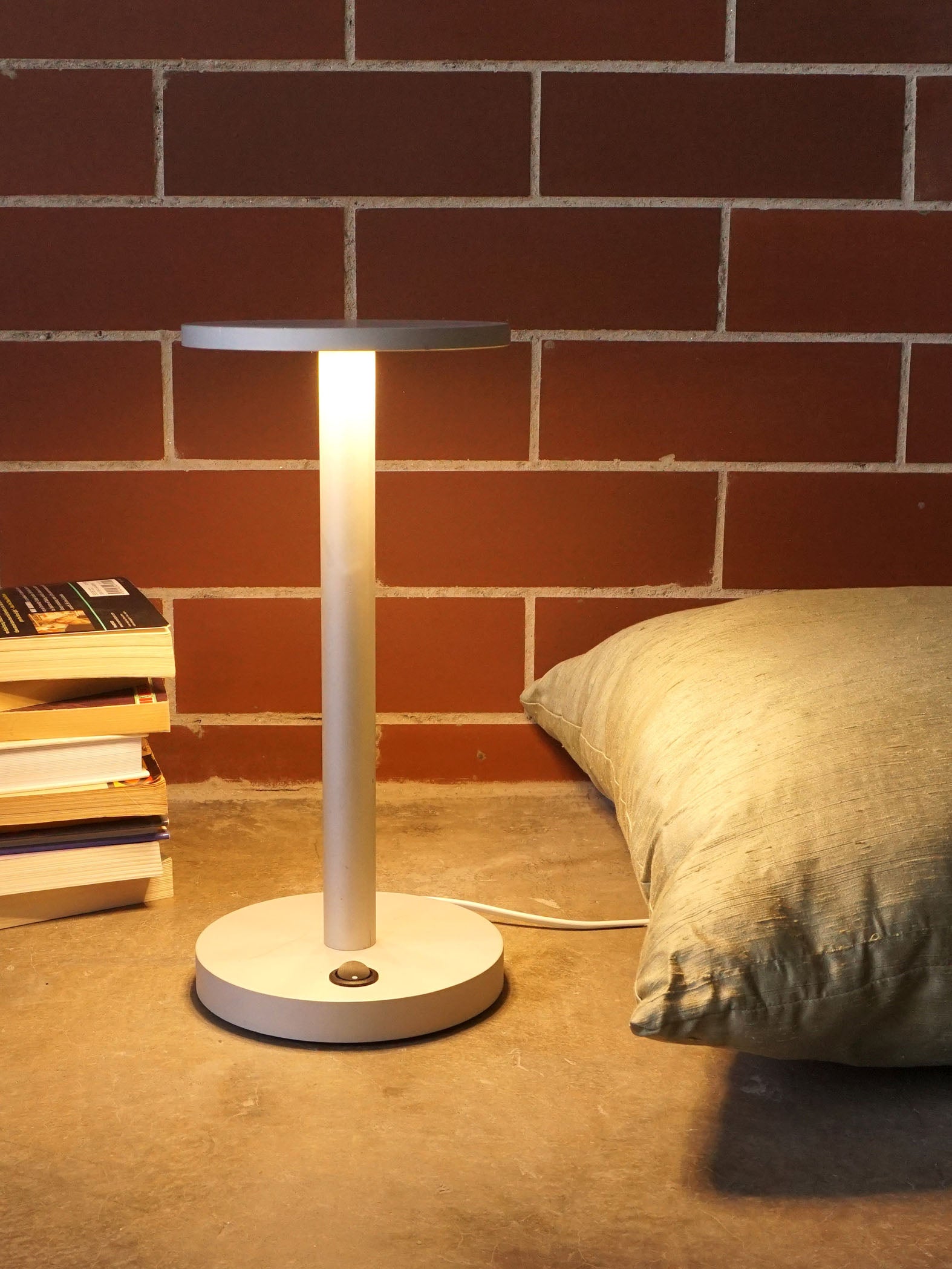White Halo Table Lamp